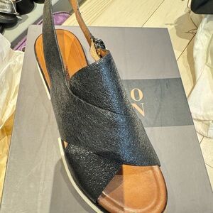 Elvio Zanon Elegant Black Leather Women's Sandals